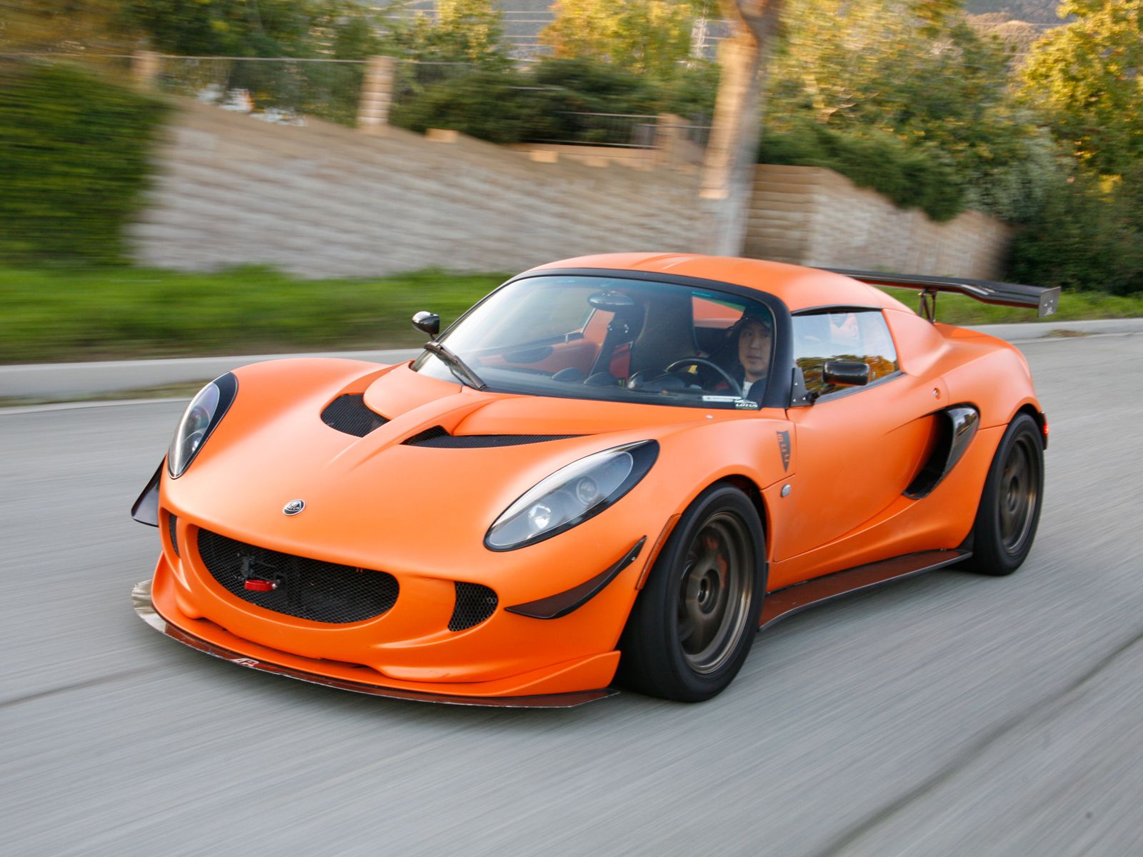 2005-lotus-elise-front-left